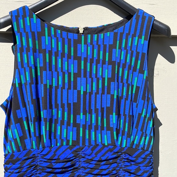 Taylor Swift Sleeveless Geometric BodyCon - Picture 8 of 11